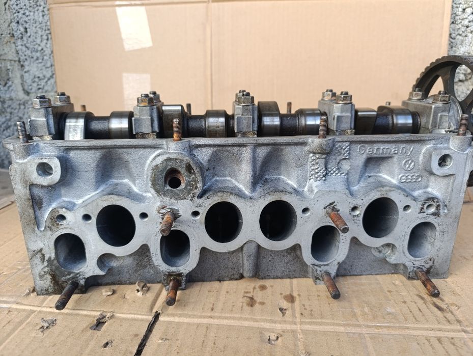 Гбц головка 2.0 8V 048103373A Audi 80 100 Passat b3 B4 Golf Vento