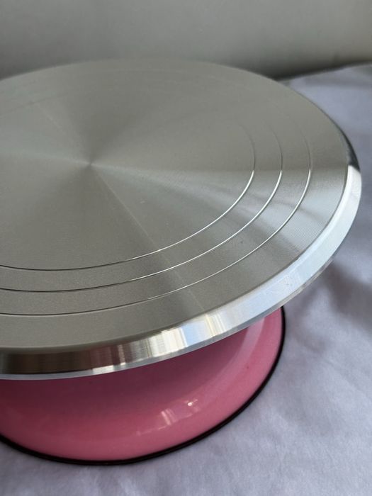 Поворотный столик для торта