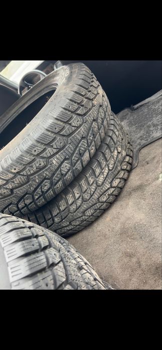 Резина зима 215/65 r17 23 год