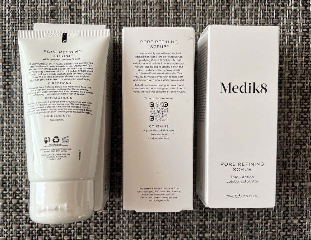 Medik8 Pore refining Scrub - Dual-Action Скраб для обличчя