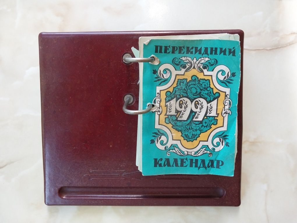 Держатель перелистного календаря Кемерово настольный карболитовый