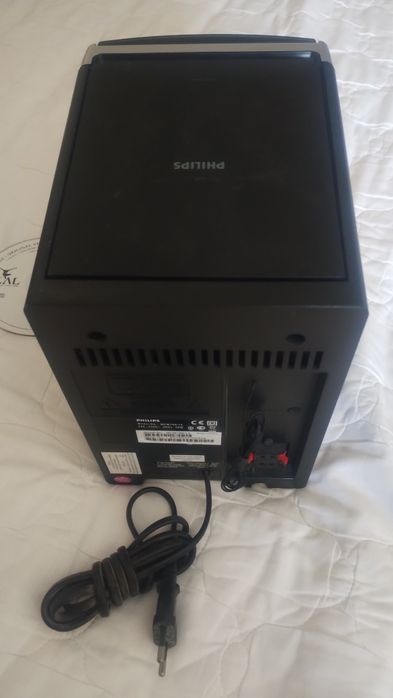 Leitor de: PEN/CD e rádio PHILIPS MCM166/12