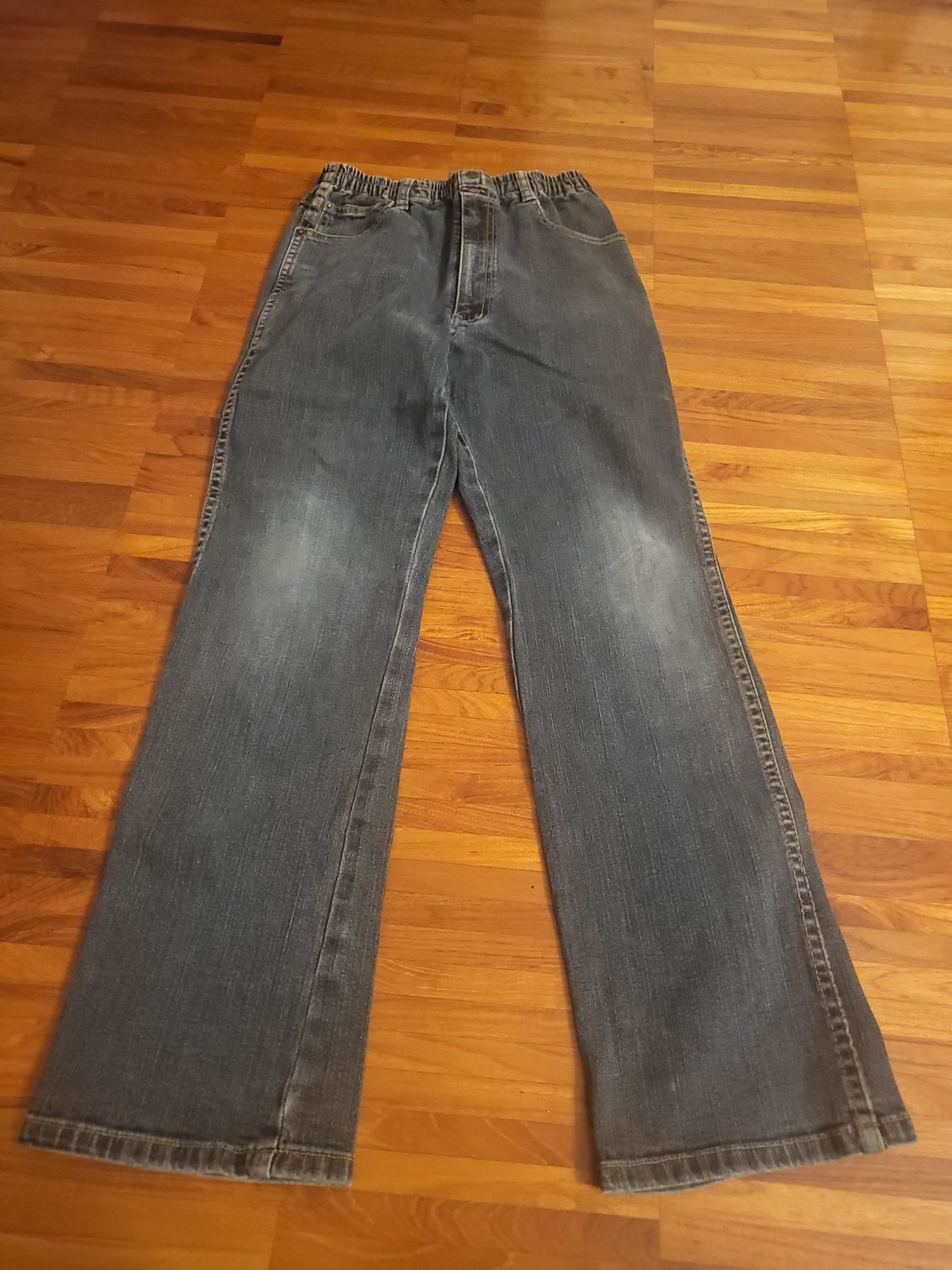 Spodnie jeansowe rozmiar.140