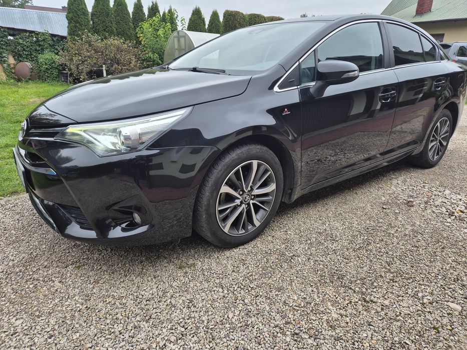 Toyota Avensis Premium 1.8 PB+LPG, pierwszy właściciel salon Polska