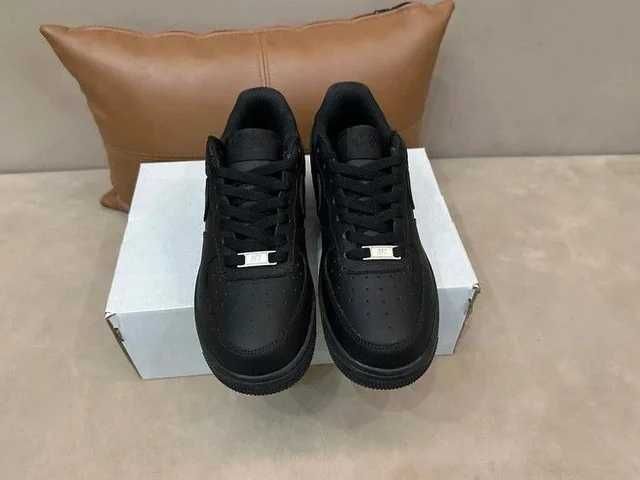 Buty codzienne，Air Force 1 Low '07 Black，Oryginalny R.39.5
