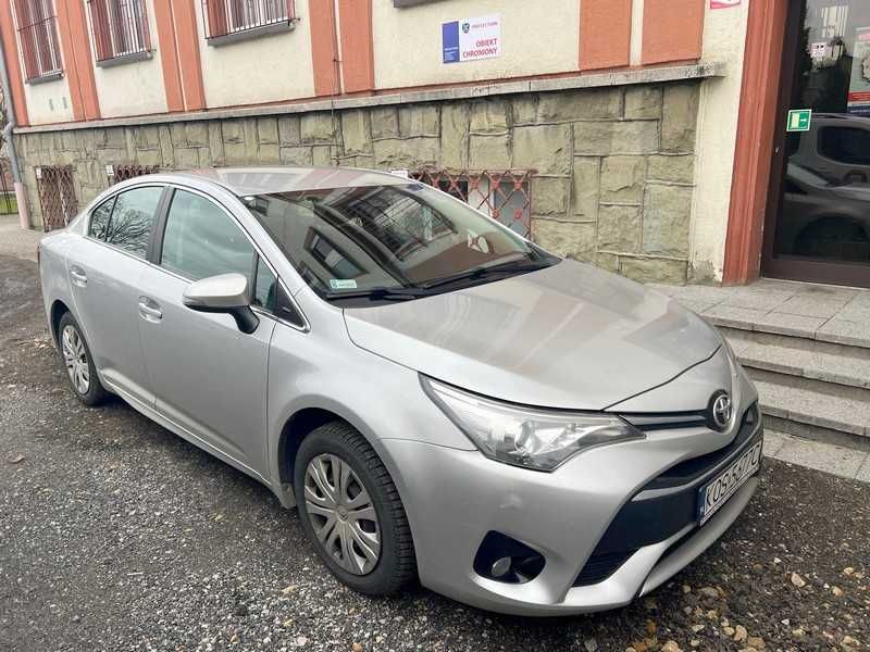 Toyota Avensis 1.8 147 KM. benzyna 2018 r polski salon 132 tys. km