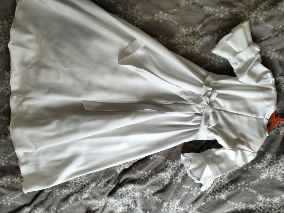 Alba sukienka, urocza z kwiatkami, biała, komunia,