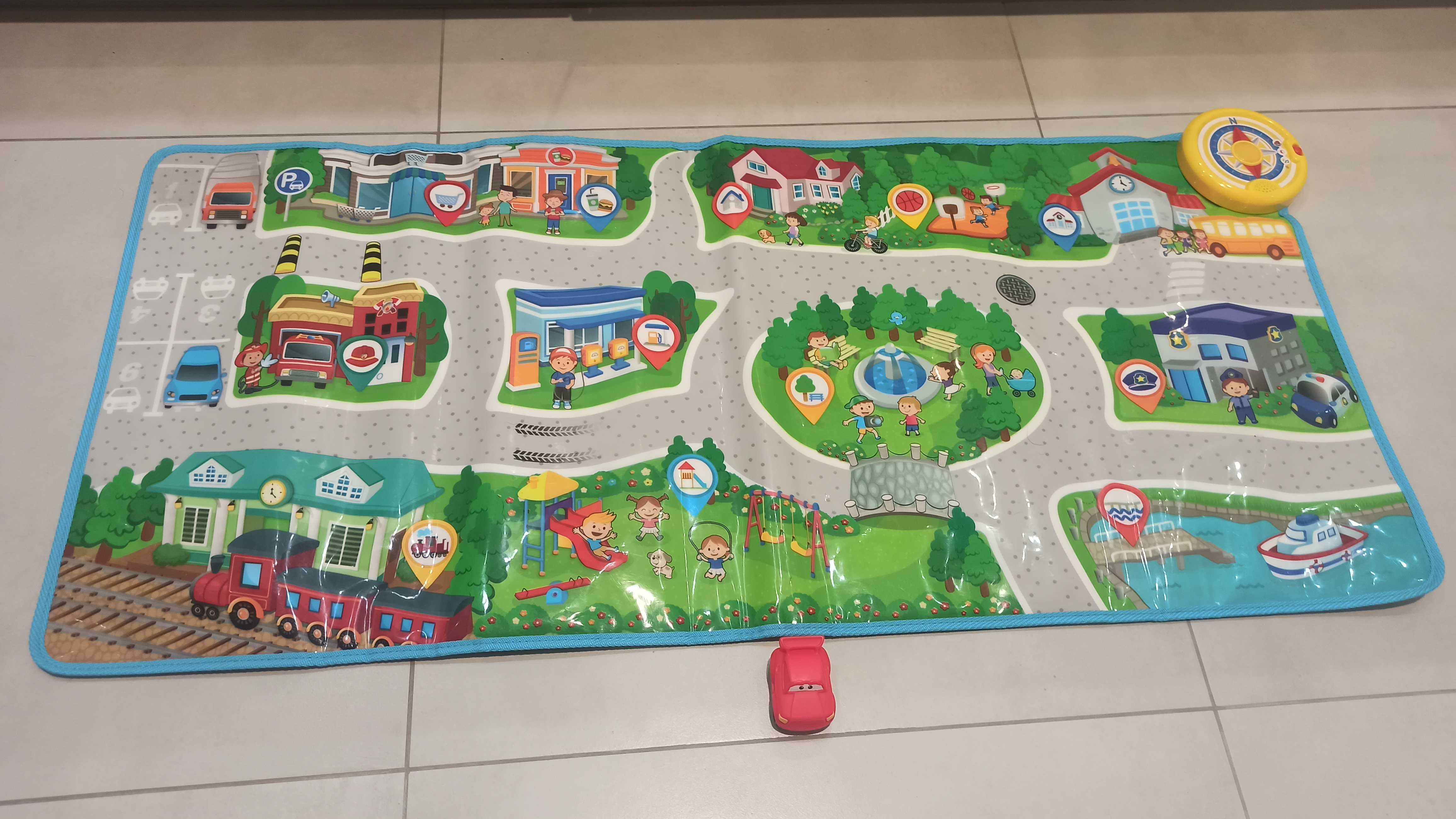 Interaktywna mata grająca z autem Smily Play