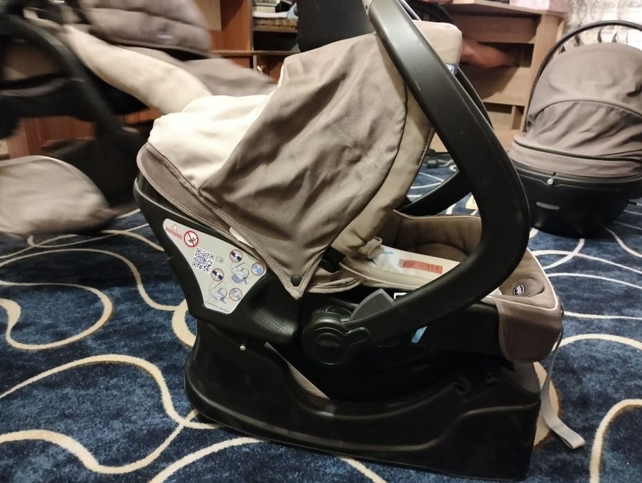 Продається коляска Chicco 3 в 1 Trio Activ3