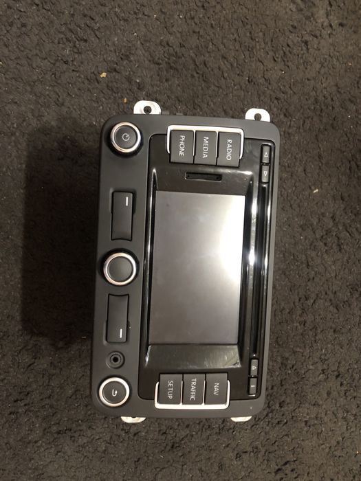 Магнітола для фольцваген , шкода сеат умм ти використані був 1 рік