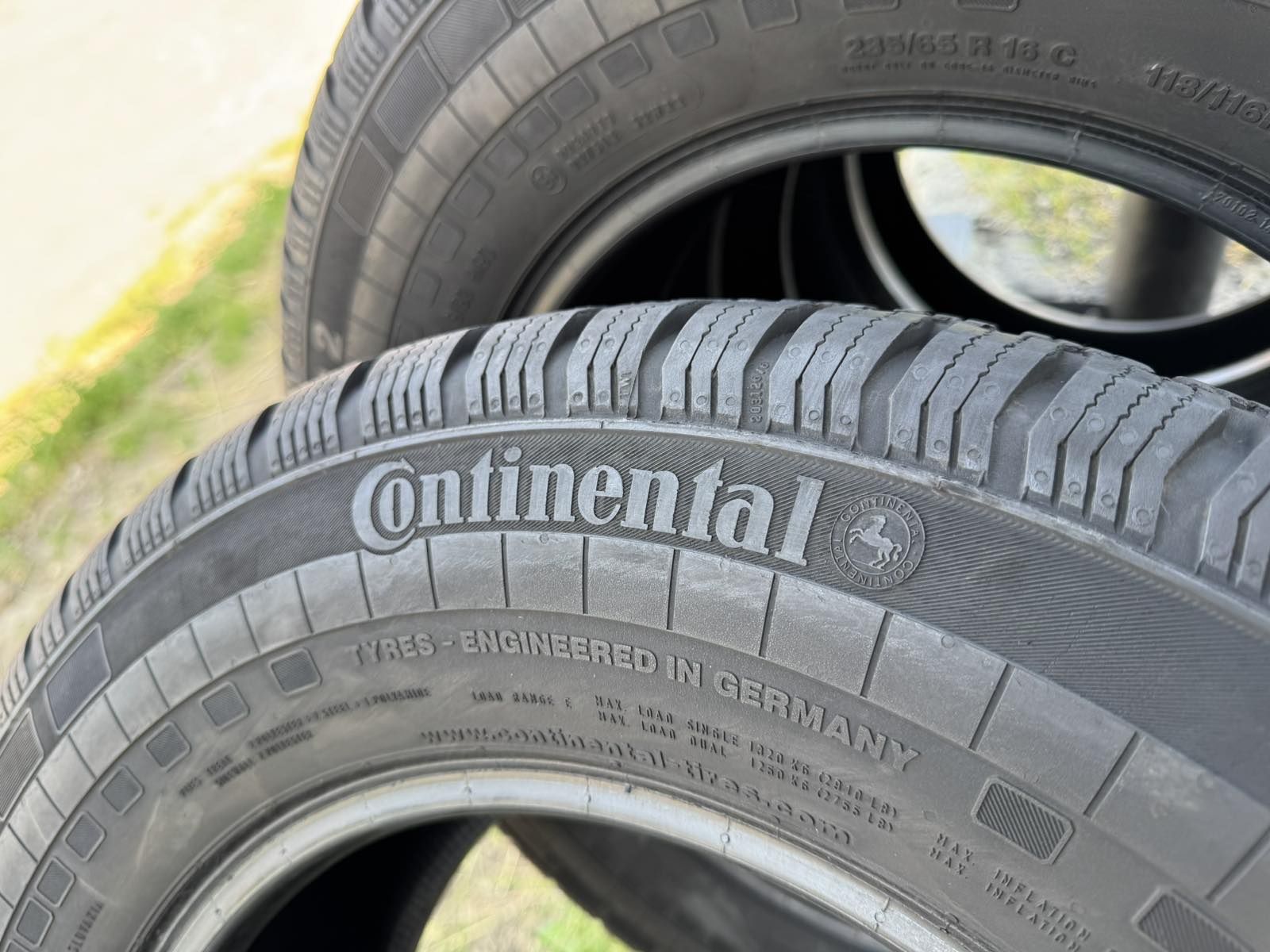 Всесезонні шини Continental 235/65 R16C резина спрінтер / крафтер