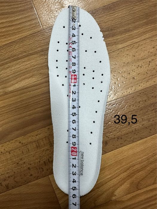 Жіночі кросівкм New balance 2002
