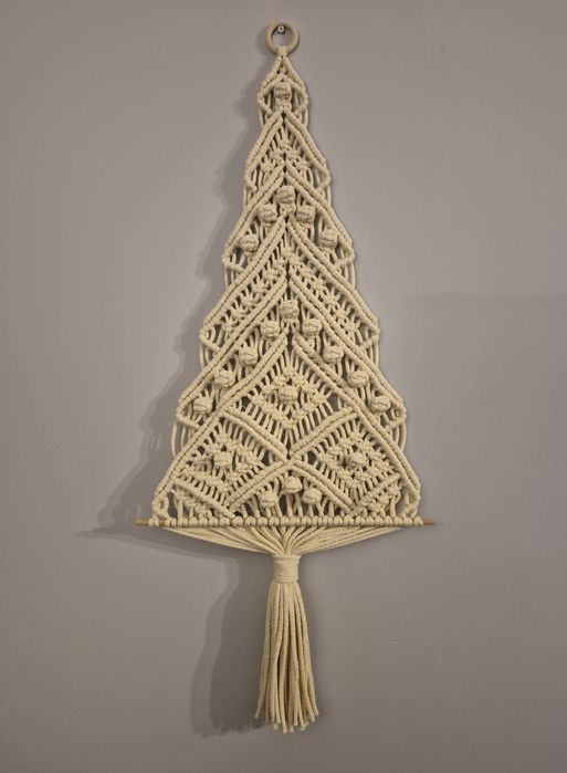 Choinka z makramy.