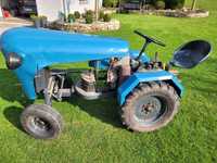 Traktorek ogrodowy dzik 2 21 4k oryginał