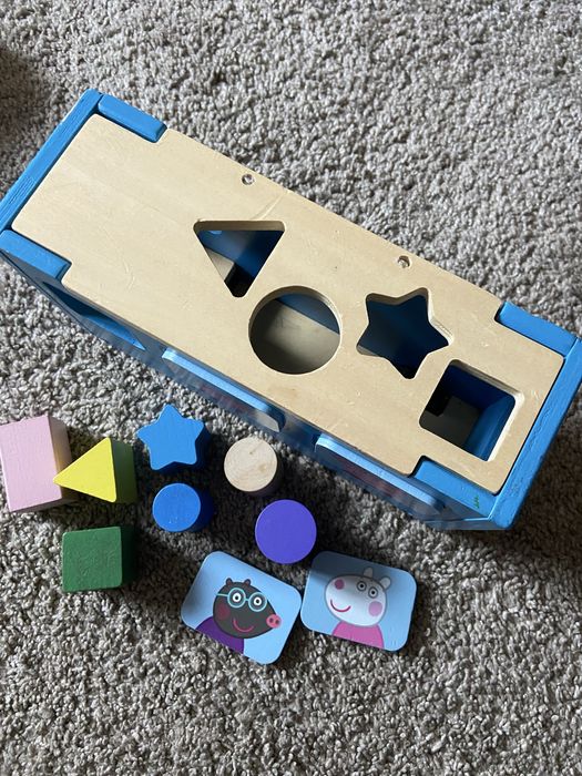 Деревʼяний автобус-сортер