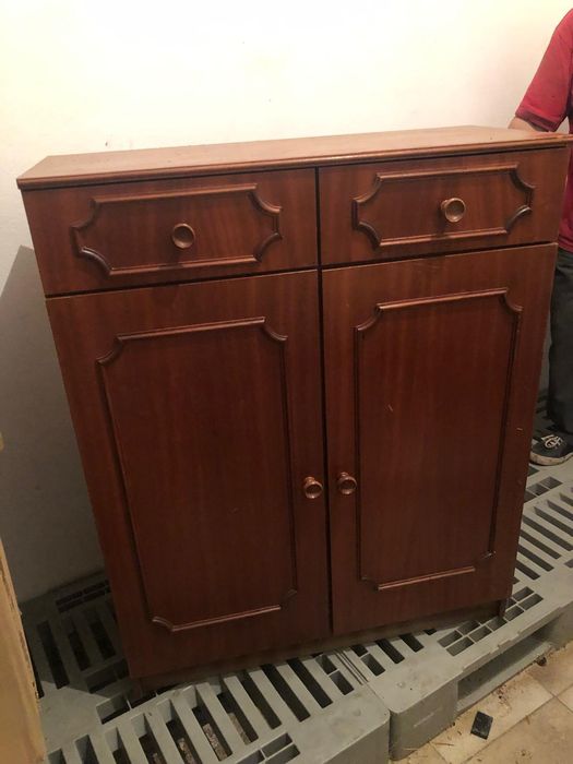 Aparador em madeira maciça