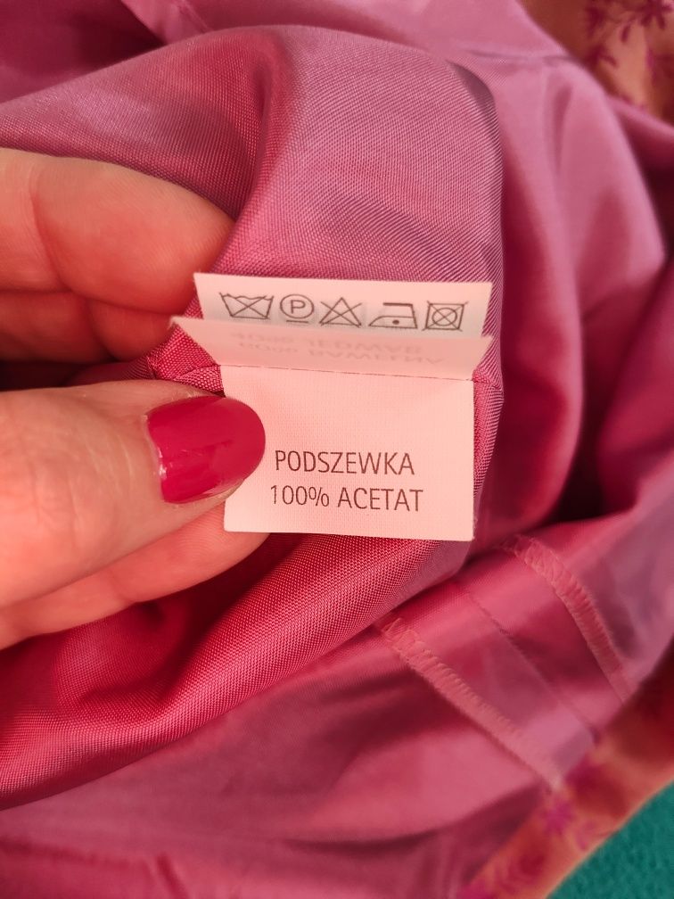 Różowa sukienka MOLTON