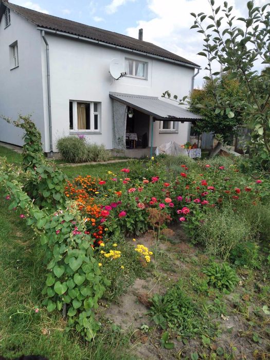 Продається будинок зі всіма зручностями у смт Краснокутськ