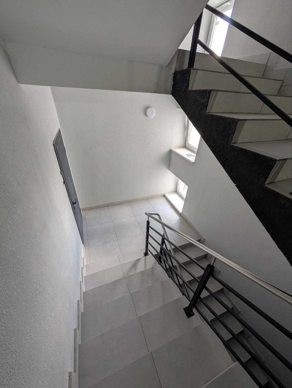 Продам 2-кімнатну квартиру, можна робити ремонт, Каскад, 842$\м2 _RR