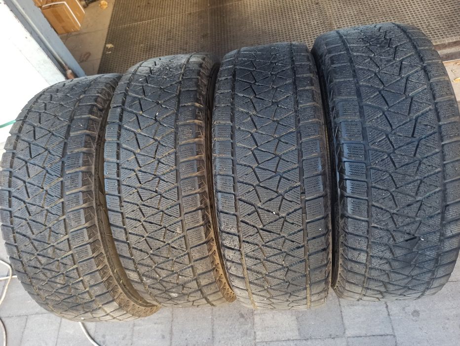 Зимняя резина 265/65 R17 Bridgestone Blizzak DM-V2