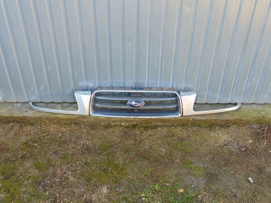 ORYGINAŁ grill przedni przód atrapa chłodnicy listwa lampy Subaru Forester 2 II SG 02-08r
