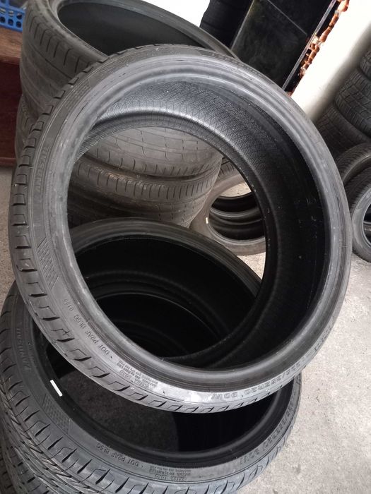 4 Pneus 225/35R20 como Novos