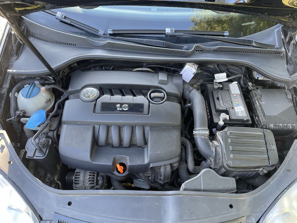Volkswagen golf 5 1.6mpi 5 drzwi