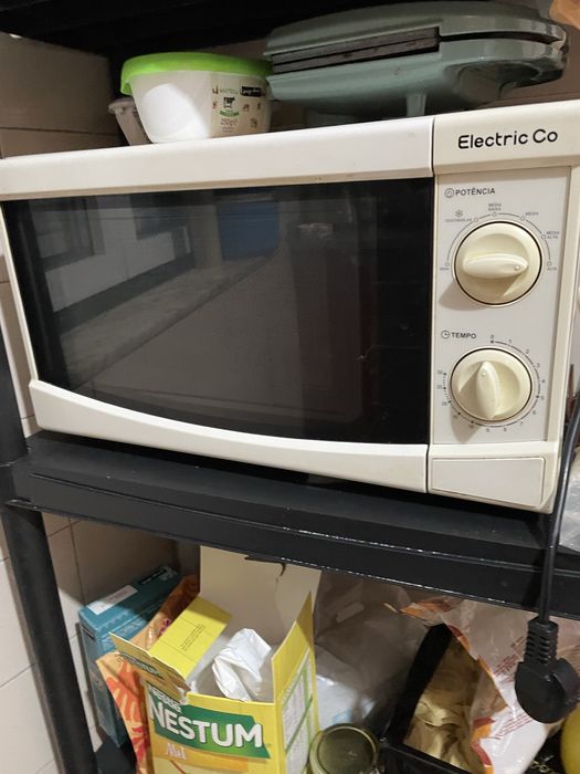 microondas a funcionar perfeitamente