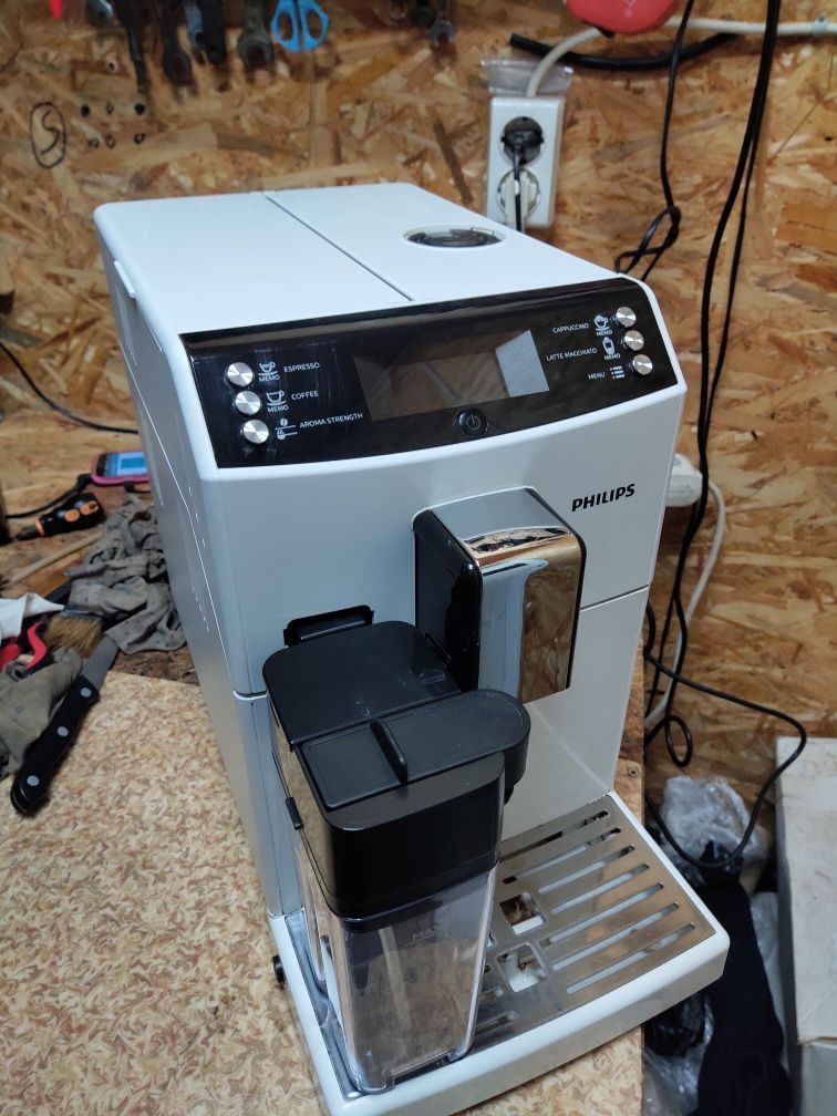 Кофемашина, кавомашина Saeco, Delonghi, Nivona Капучино