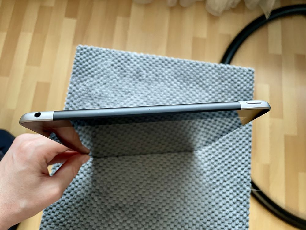 IPAD 5 32GB з сімкартою lte Space Grey