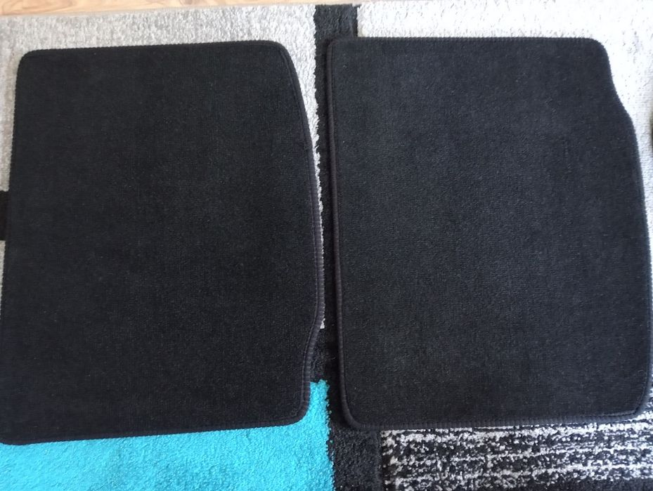 Dywaniki samochodowe welurowe