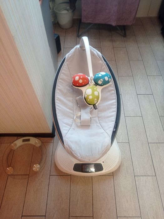 Крісло-гойдалка 4moms (Фор Мамс) mamaRoo
