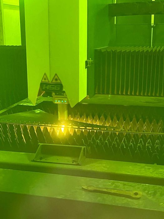 Металлообработка • Резка труб • Услуги листогиба