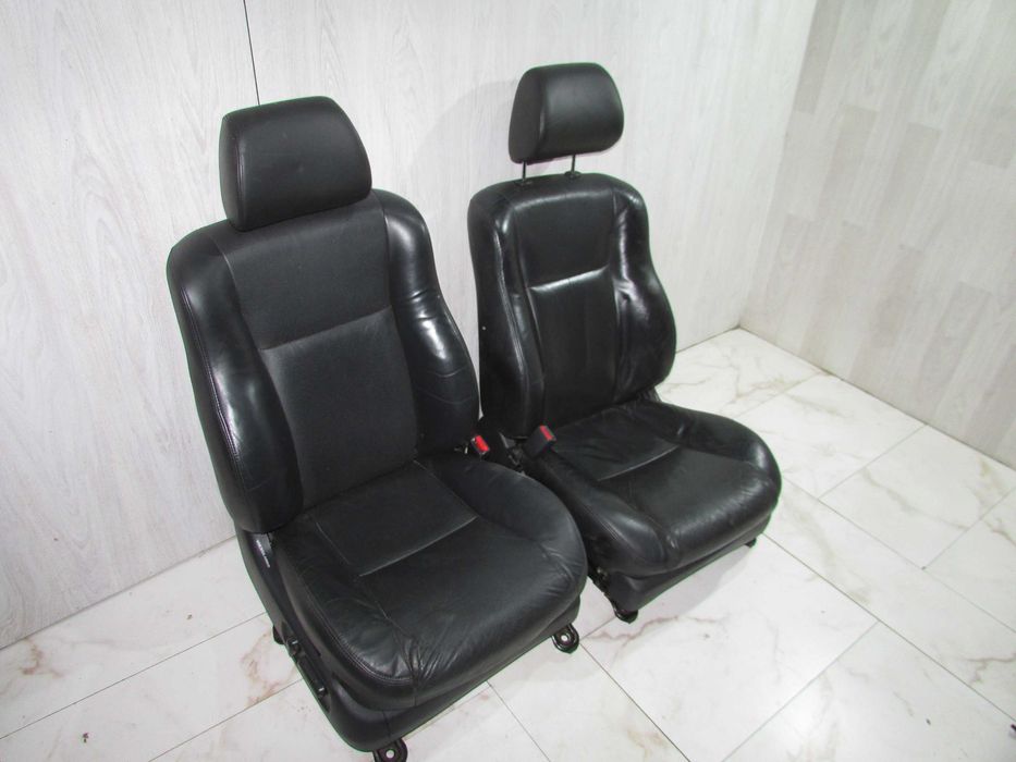 Шкіряний салон сидіння з підігівом Toyota Avensis T25 седан карти