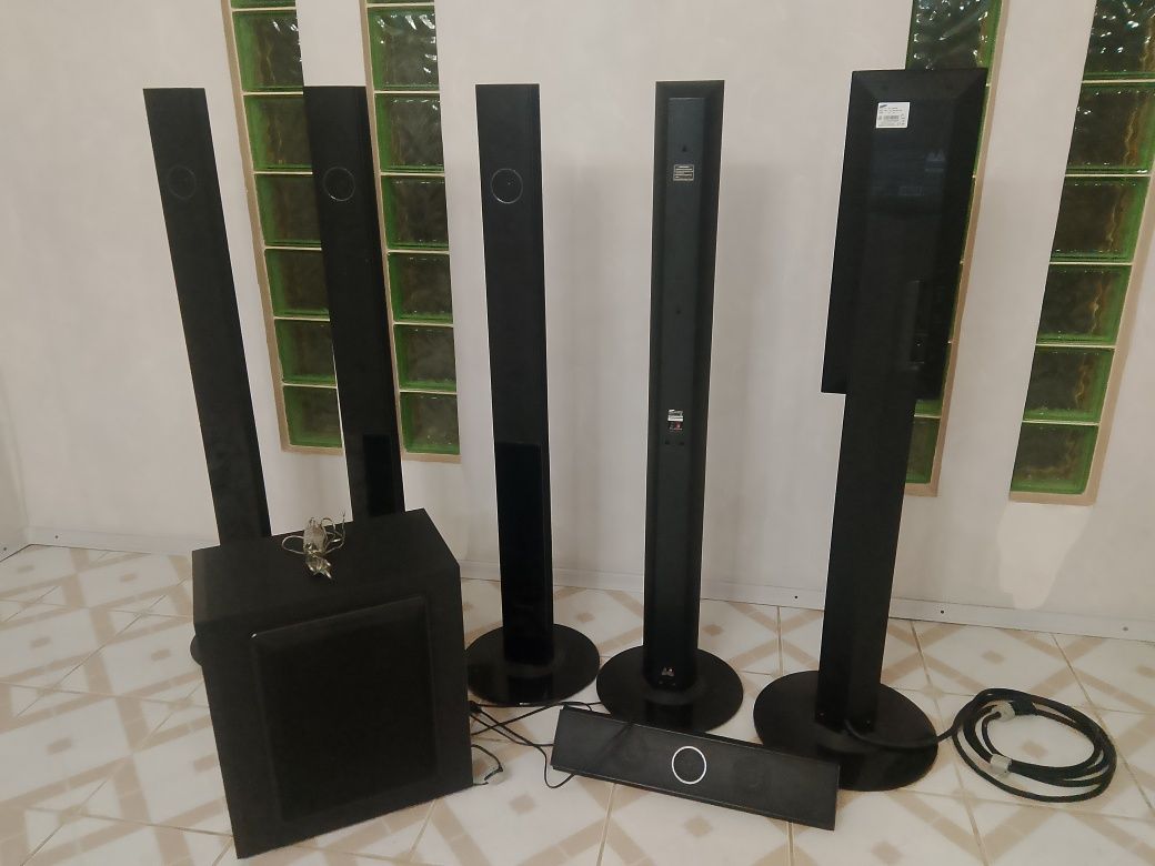 Продам Домашній кінотеатр Samsung HT-TXQ 120