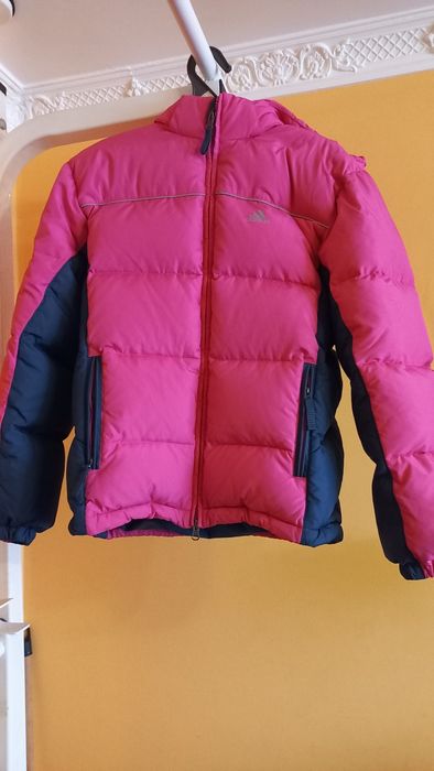 Продам нову пухову оригільньну   жіночу куртку Adidas