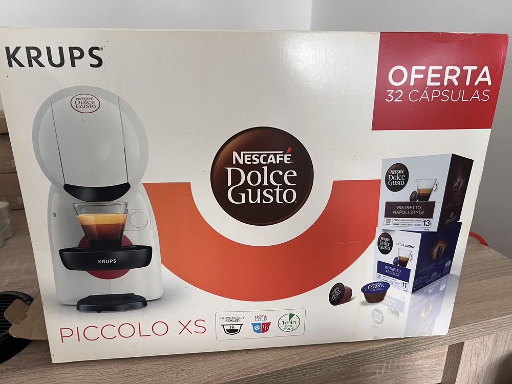 Máquina de Café/ Bebidas Dolce Gusto®