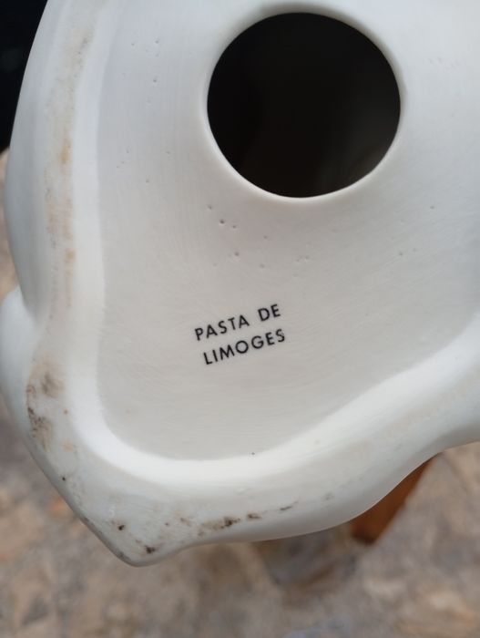 Estatueta em porcelana Limonges