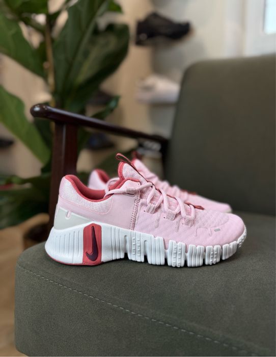 Кросівки жіночі Nike Free Metcon 5 Pink DV3950-603