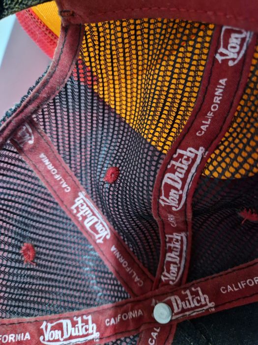 VON DUTCH marca de referência.