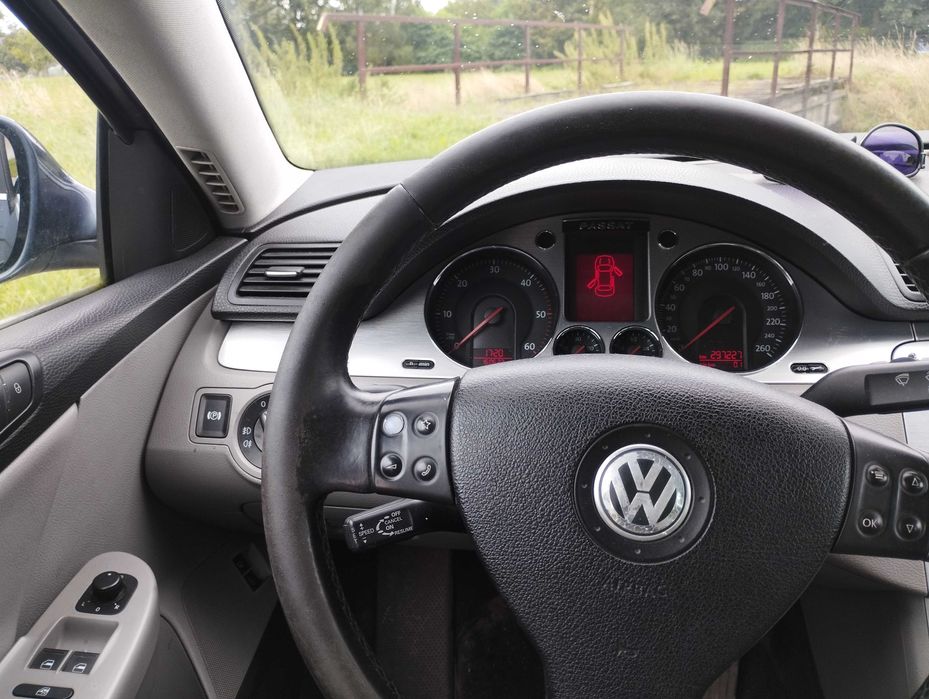 Volkswagen Passat b6 lampy Bixenon komplet Zobacz Warto!Cały na części