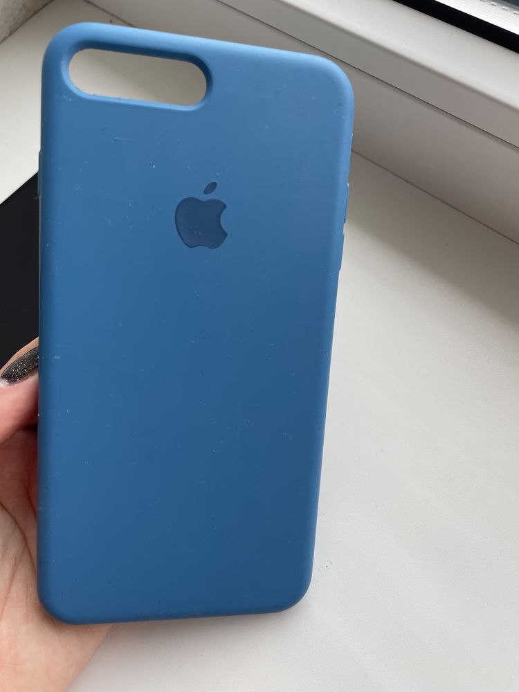 Продам iPhone 8+