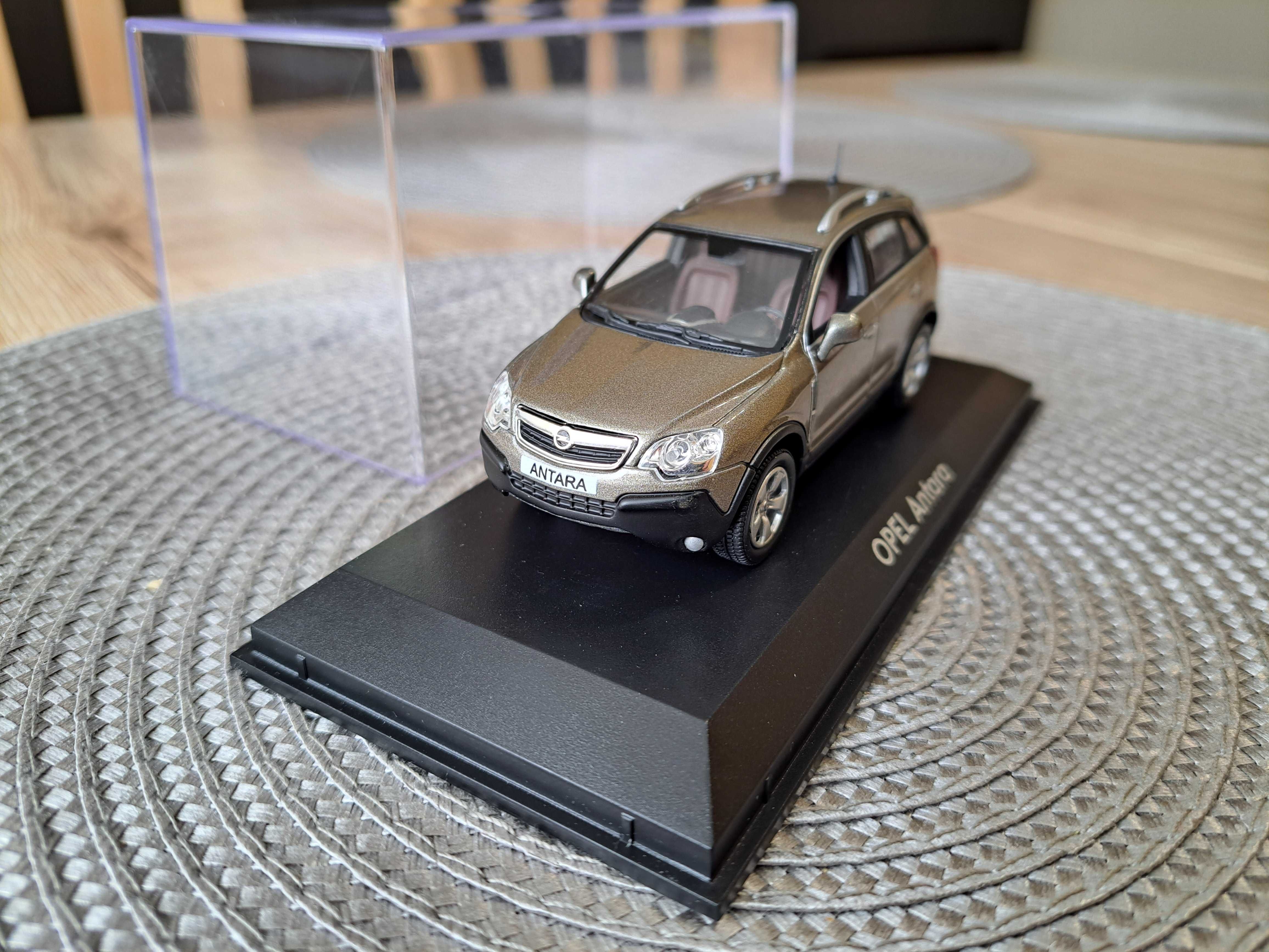 Opel Antara Norev 1:43