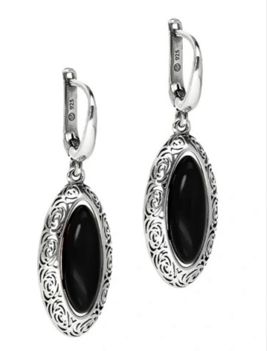 srebrne kolczyki z czarnym kamieniem