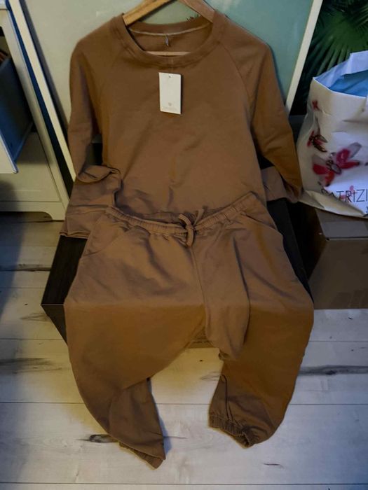 Nowy dres damski rozmiar L