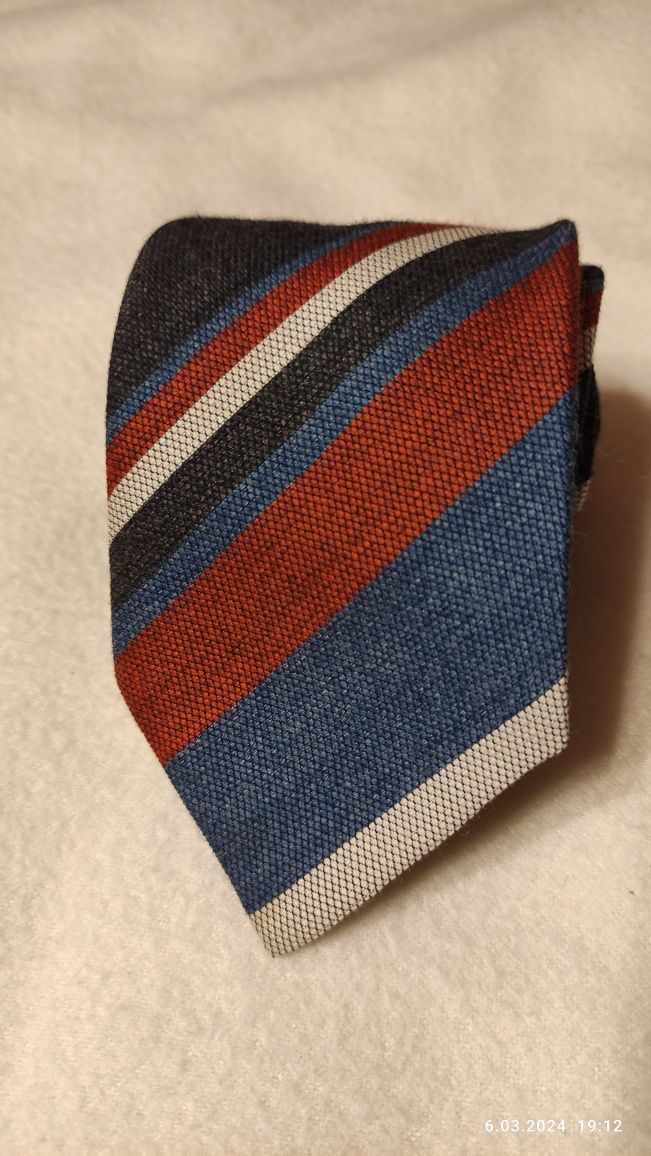 Wełniany krawat w paski Captain