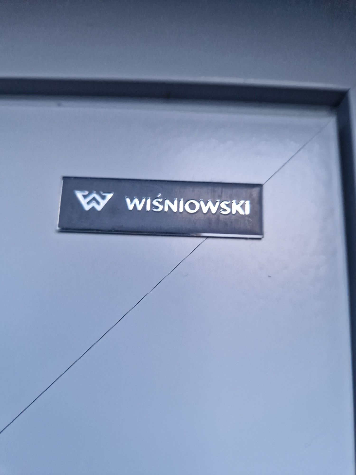 Sprzedam drzwi zewnętrzne Wiśniowskiego aluminiowe