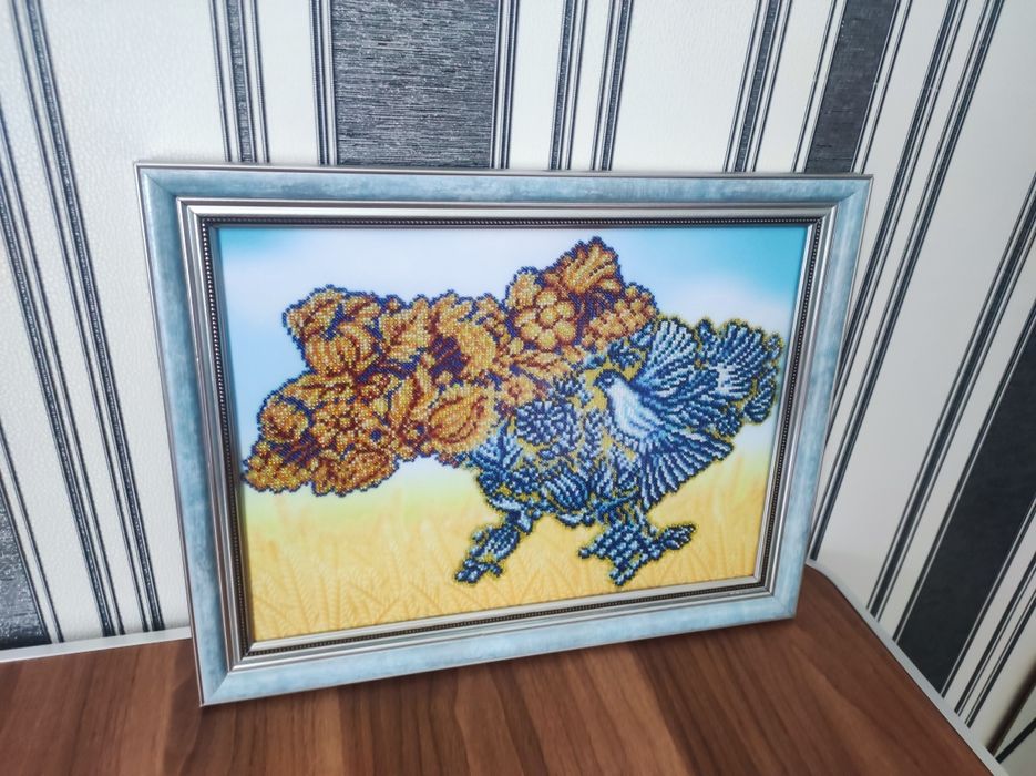Картини вишиті бісером.