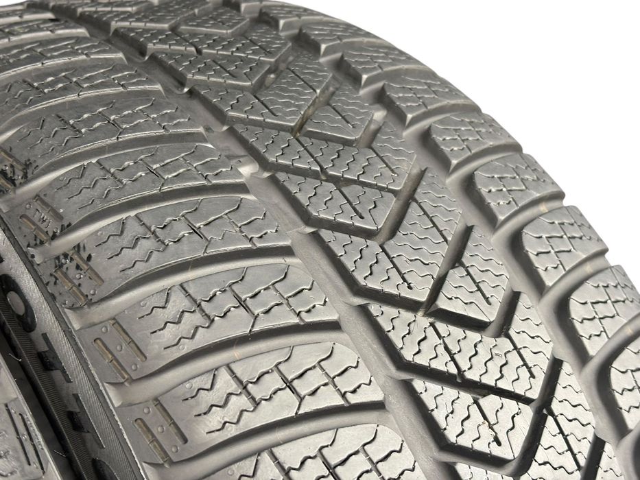 225/40/18 PIRELLI Sottozero 3 92V XL
