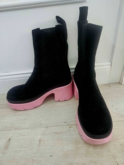 Sztyblety/pół kozaki  Carinii r.37 sķóra